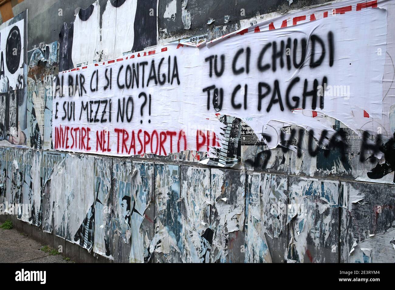 Roma, studenti in lotta contro la riapertura in presenza senza le dovute sicurezze Foto Stock