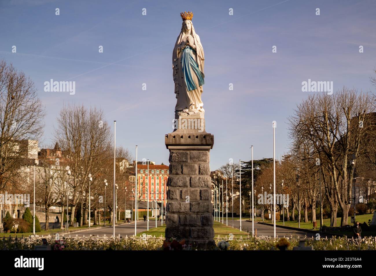 Statua della Vergine Maria, l'Immacolata Concezione. Lourdes, Francia Foto Stock