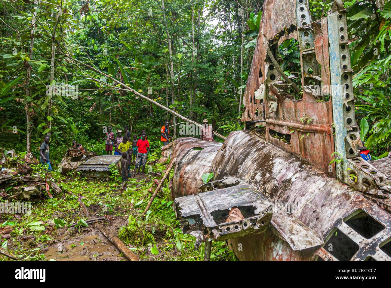 Rack di aerei dell'ammiraglio giapponese Yamamoto nella giungla di Bougainville, Papua Nuova Guinea Foto Stock