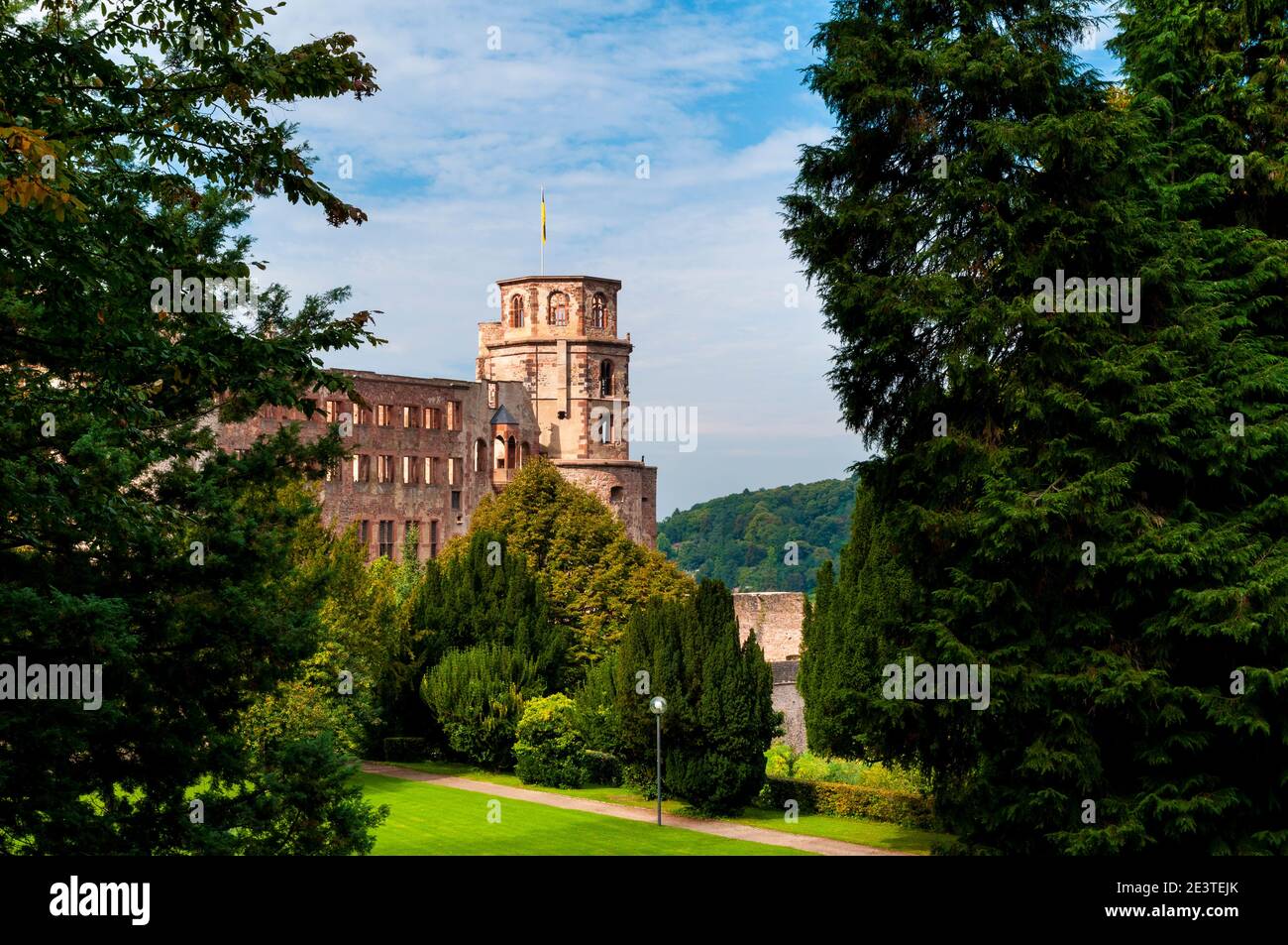 L'edificio Ottheinrich e il campanile di Schloss Heidelberg, Baden-Württemberg, Germania. Settembre. Foto Stock