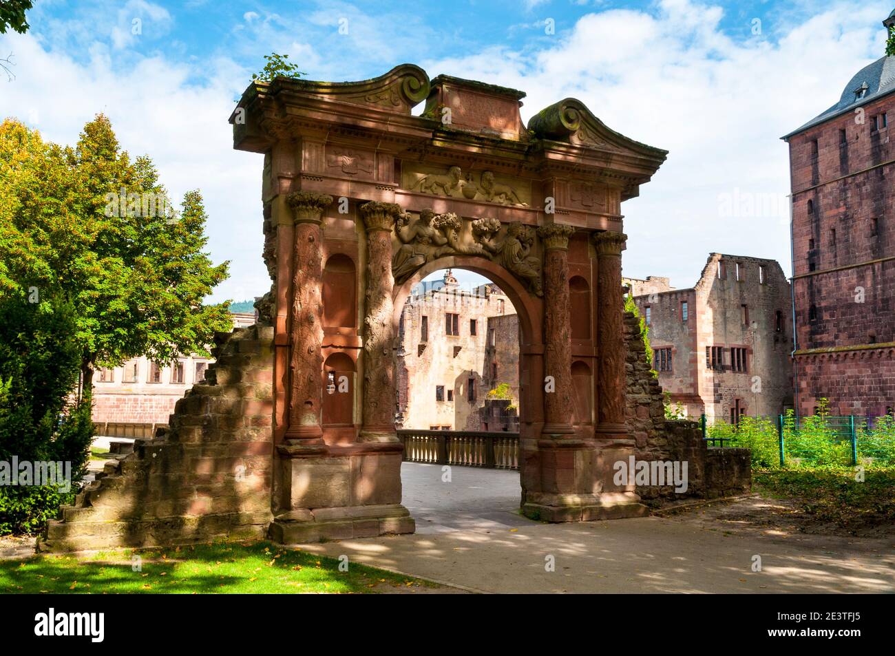 La porta Elisabetta di Schloss Heidelberg, Baden-Württemberg, Germania. Settembre. Foto Stock