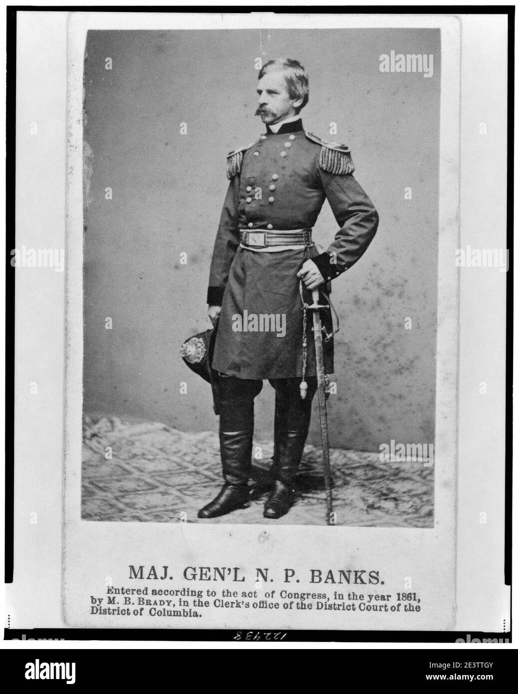 Il Maggiore Generale N.P. Banche, ritratto a figura intera, in piedi, rivolto verso sinistra Foto Stock