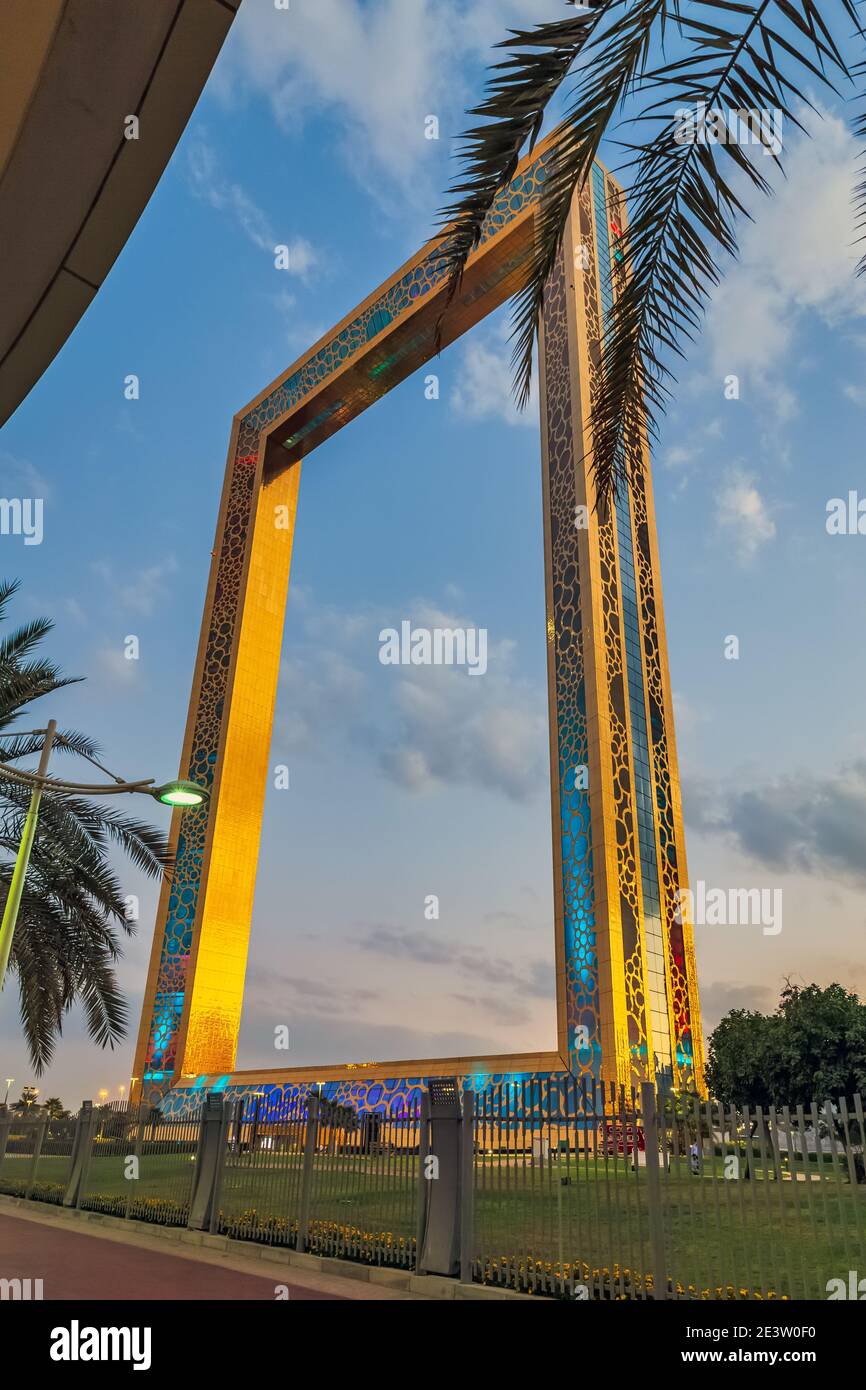 DUBAI, Emirati Arabi Uniti - 25 dicembre 2020: Vista della famosa cornice di Dubai a Dubai, Emirati Arabi Uniti. Foto Stock