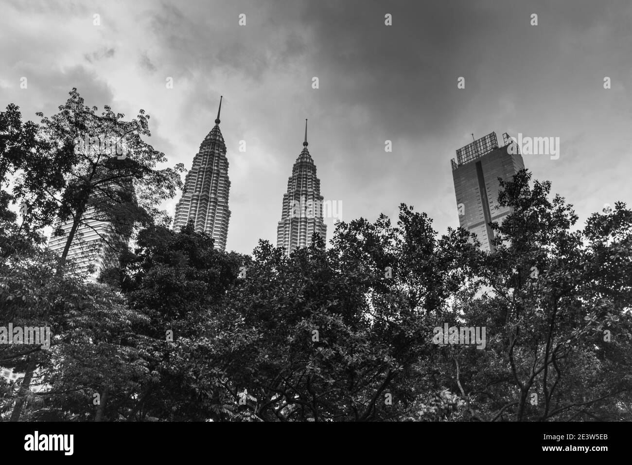 Petronas Towers, KLCC Park, Kuala Lumpur, Malesia. Foto Stock