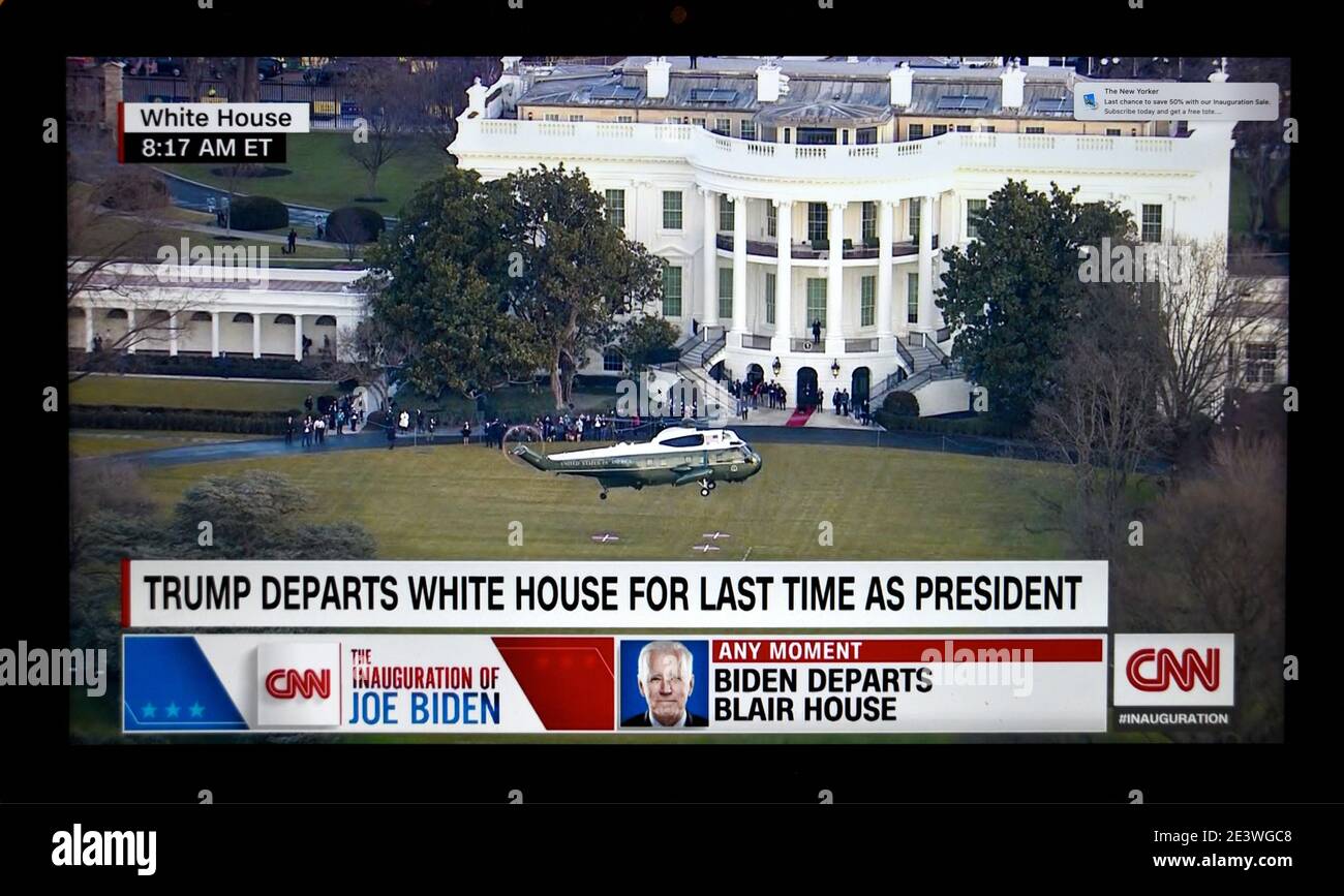 Uno screenshot della CNN del presidente degli Stati Uniti Donald Trump in partenza dalla Casa Bianca per la Florida la mattina dell'inaugurazione di Joe Biden. Foto Stock