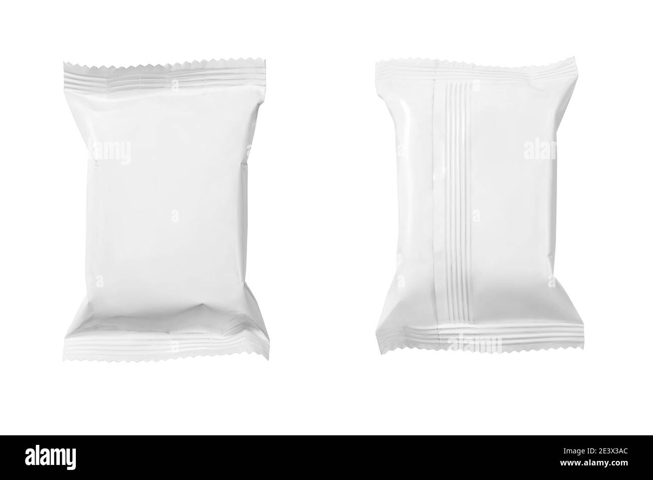 Vista frontale e posteriore della confezione vuota di sacchetto di carta da snack isolato su bianco con tracciato di ritaglio Foto Stock