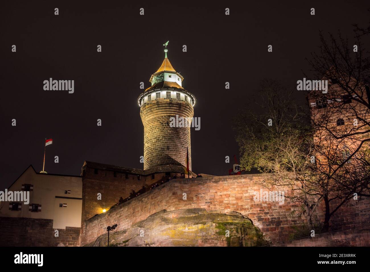 il kaiserburg a norimberga di notte Foto Stock