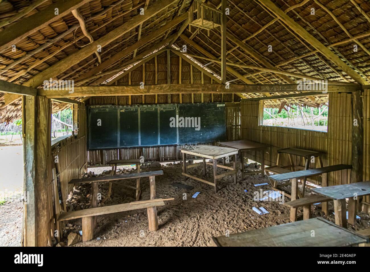 Scuola elementare nelle Isole Deboyne, Papua Nuova Guinea Foto Stock