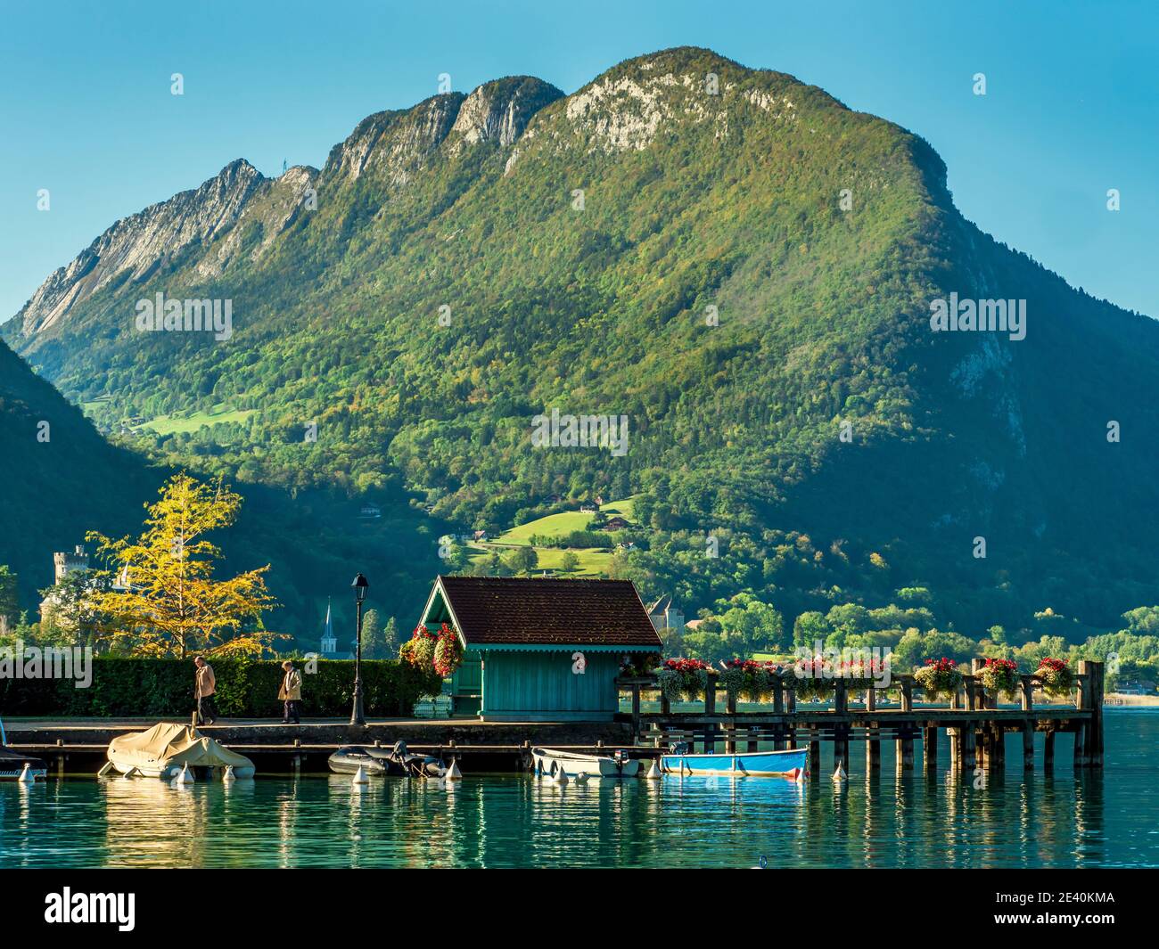 Duingt (Francia centro-orientale), città sulla riva del lago di Annecy Foto Stock