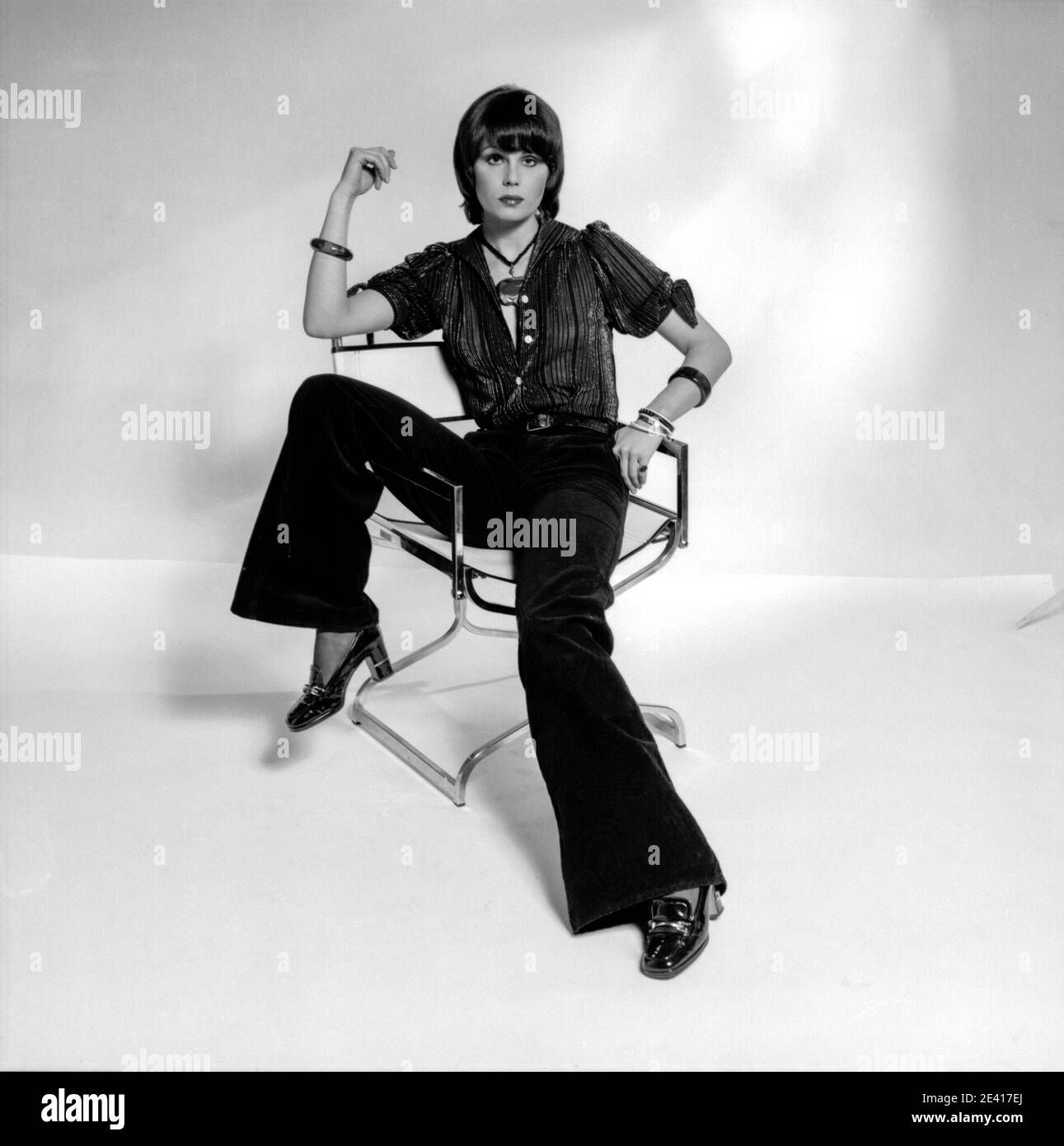 L'attrice Joanna Lumley in posa per la fotografa di moda Richard Dormer, negli anni '60 nella sua carriera di modellatore di moda Foto Stock