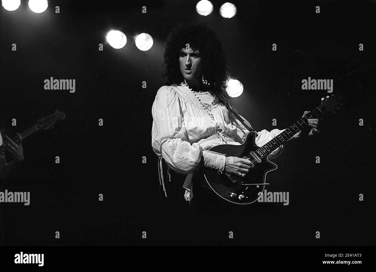 Brian May della Regina. British rock Band.Llve concerto a Southampton Gaumont 26/5/1977. 'Ummer Tour 77' Foto Stock