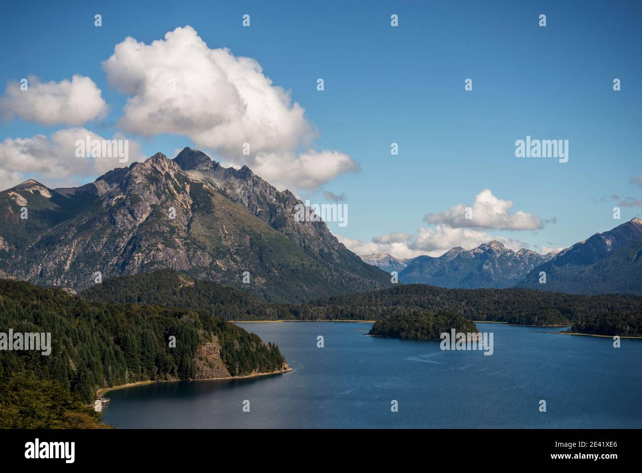 Vista del paesaggio di Bariloche, Argentina, sul lago Nahuel Huapi Foto Stock