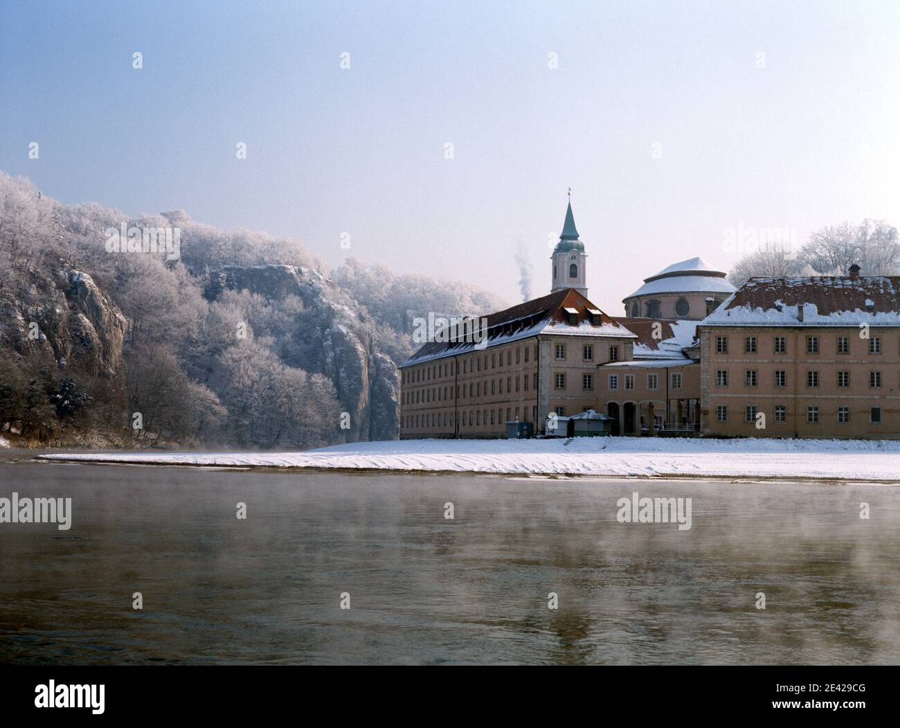 Außenansicht im Winter über die Donau Foto Stock