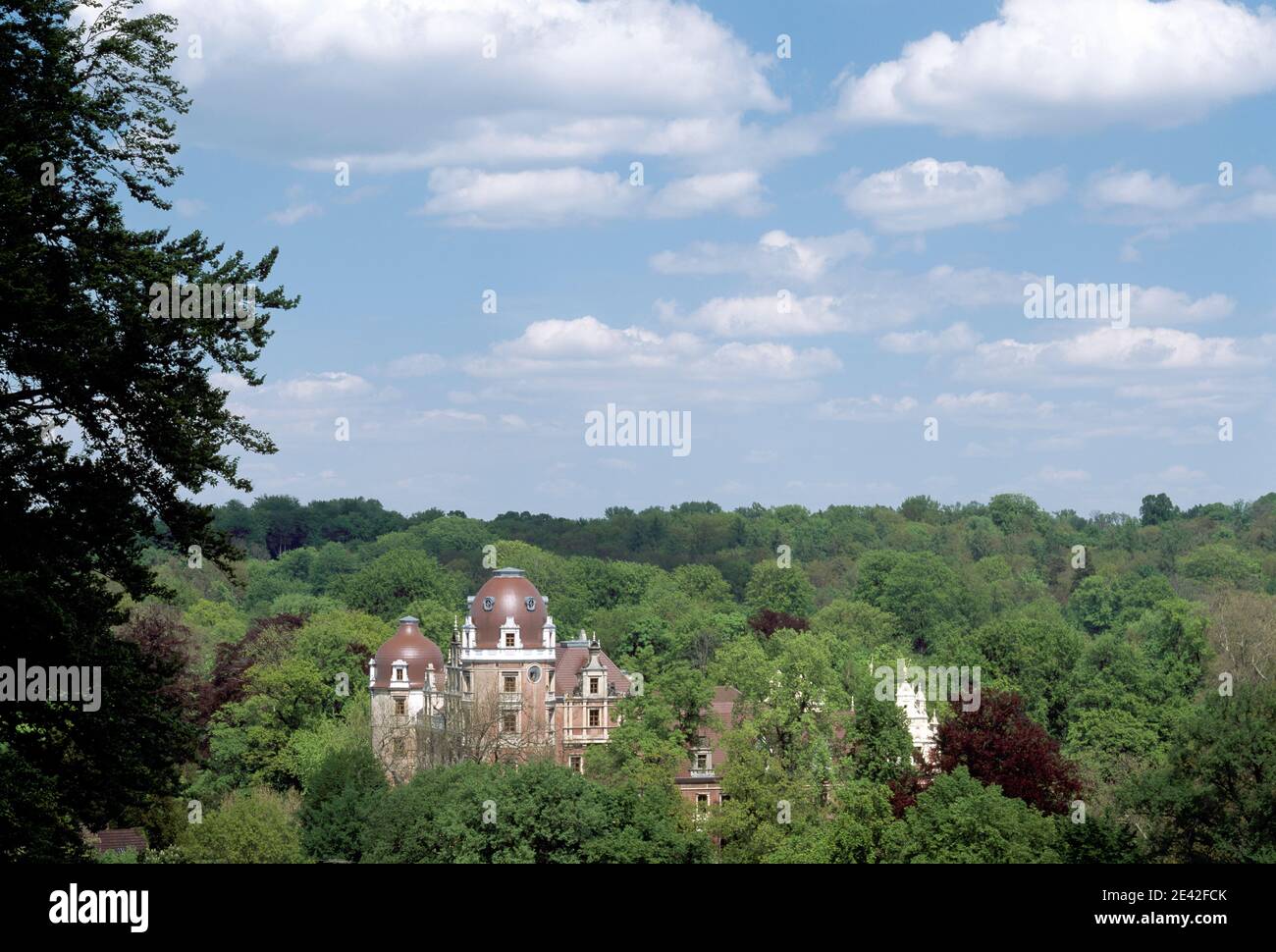 Bergpark, Blick vom Grünen Dreieck auf das Neue Schloß Foto Stock