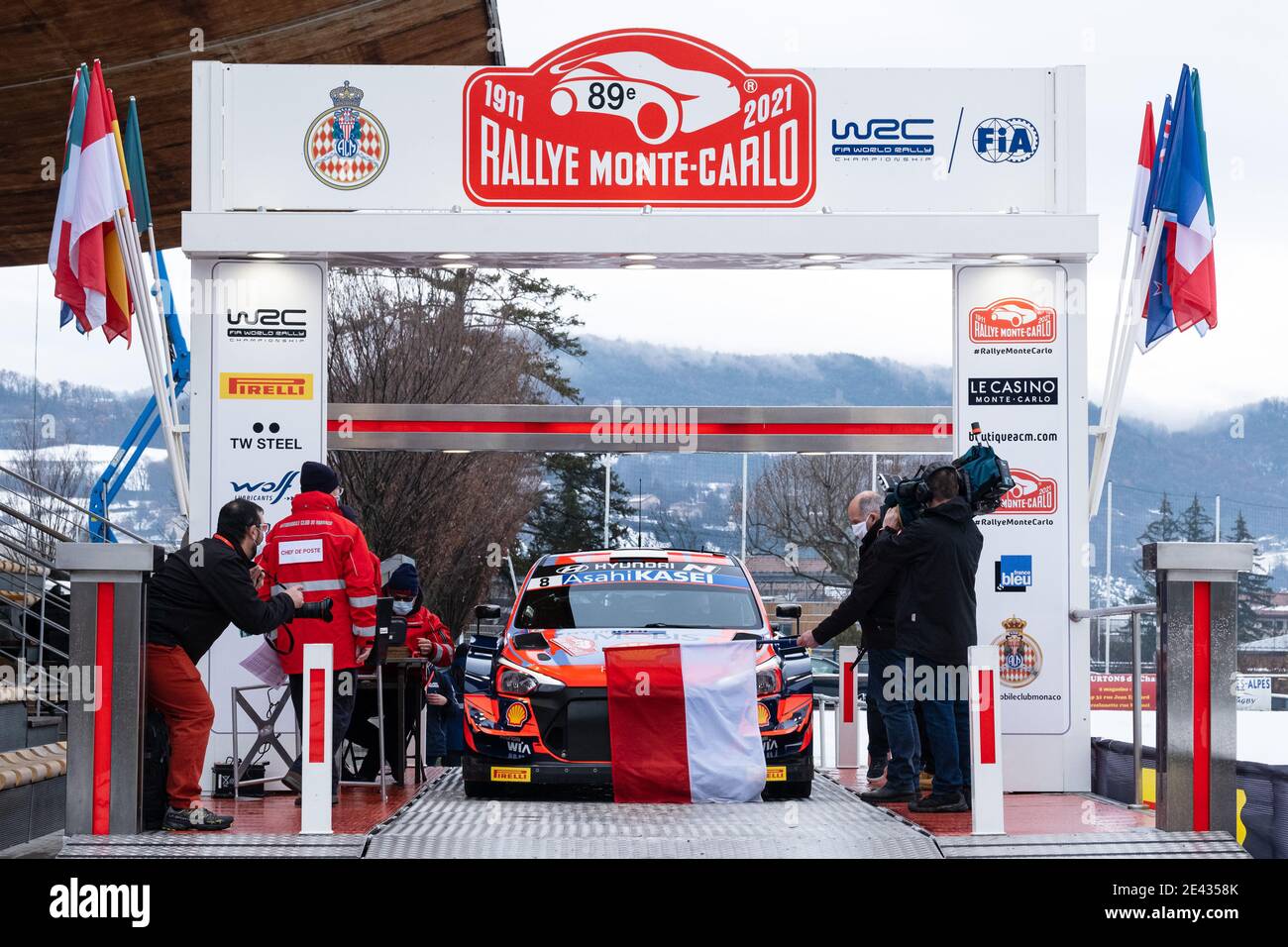 08 Ott TÃ& x84;NAK (EST), Martin JÃ& x84;RVEOJA (EST), HYUNDAI SHELL MOBIS WORLD RALLY TEAM, HYUNDAI I20 CoupÃ© WRC, WRC, azione durante il WRC World Rally Car Championship 2021, Monte Carlo rally dal 20 al 24 gennaio 2021 a Monaco - Foto: ACM / Vincent Thuillier / DPPI / LiveMedia Foto Stock