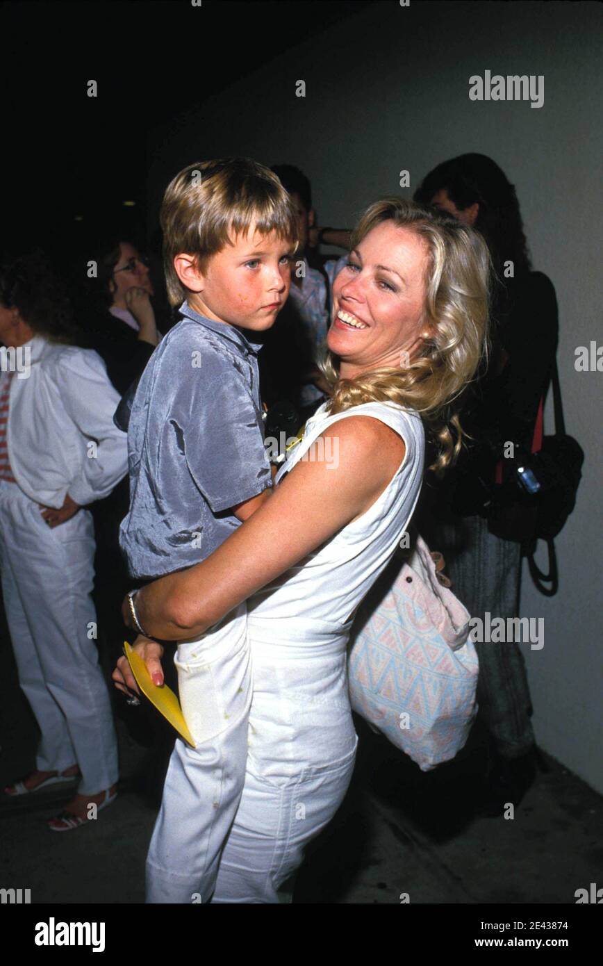 Michelle Phillips e Son Austin Hines Credit: Ralph Dominguez/MediaPunch Foto Stock