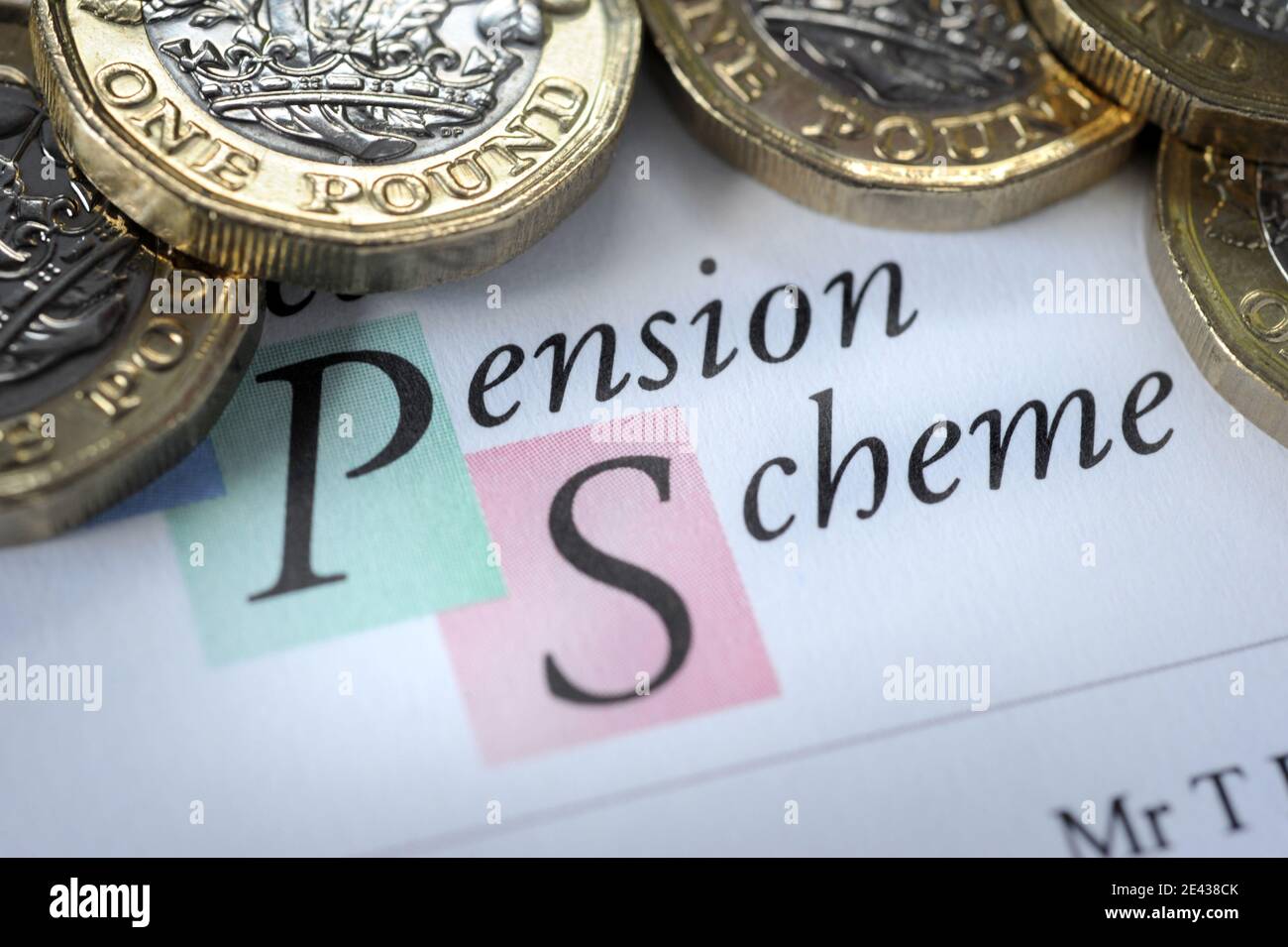 LETTERA DI REGIME PENSIONISTICO CON MONETE DA UNA STERLINA E PENSIONI PENSIONATI RISPARMIO DI PREVIDENZA ECC UK Foto Stock