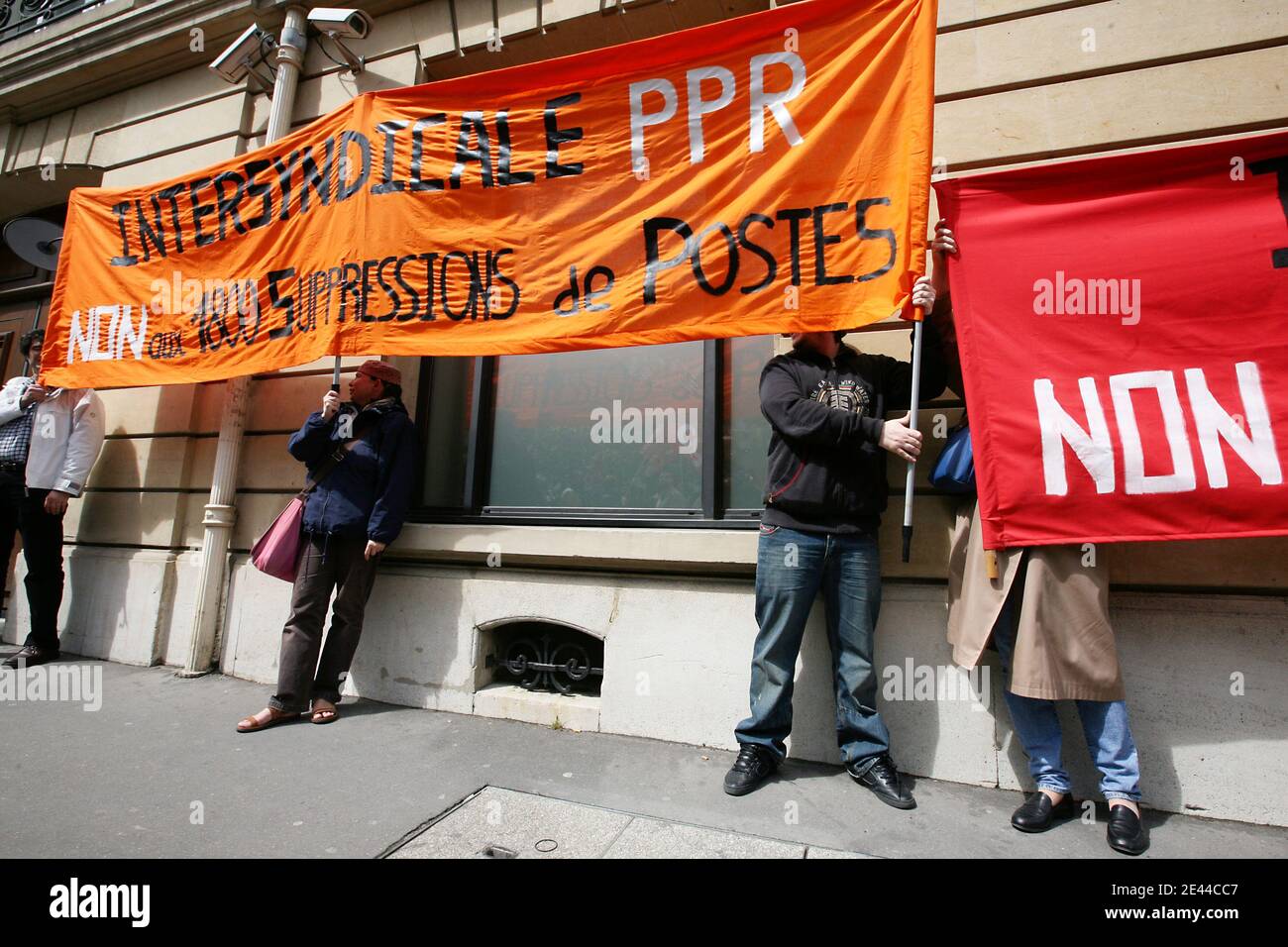 I lavoratori di Pinault-Printemps-la Redoute (PPR) manifestano contro i licenziamenti in tre rivenditori di proprietà di PPR Fnac Conforama e la Redoute convocati da sette sindacati francesi a Parigi, in Francia, il 28 aprile 2009. Foto di Stephane Gilles/ABACAPRESS.COM Foto Stock