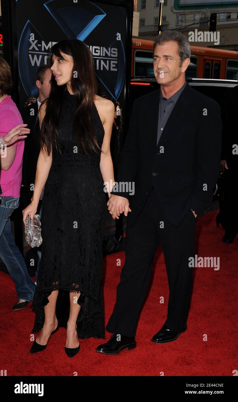 Mel Gibson e la fidanzata Oksana Grigorieva in arrivo per la proiezione di "X-Men Origins: Wolverine" tenutasi presso il Grauman's Chinese Theatre di Hollywood, Los Angeles, CA, USA il 28 aprile 2009. Foto di Lionel Hahn/ABACAPRESS.COM Foto Stock