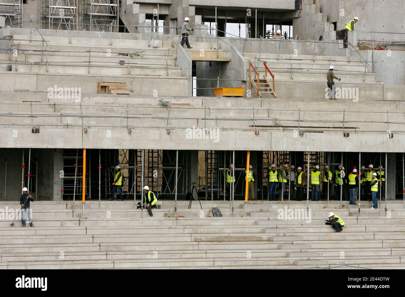 Chantier de construction de Nungesser 2, futur stade de l'equipe de football de Valenciennes le VAFC. Situe derriere l'ancien stade, les travaux devraient etre termines en mai 2009 a Valenciennes, France le 29 Avril 2009 Foto di Mikael Libert/ABACAPRESS.COM Foto Stock