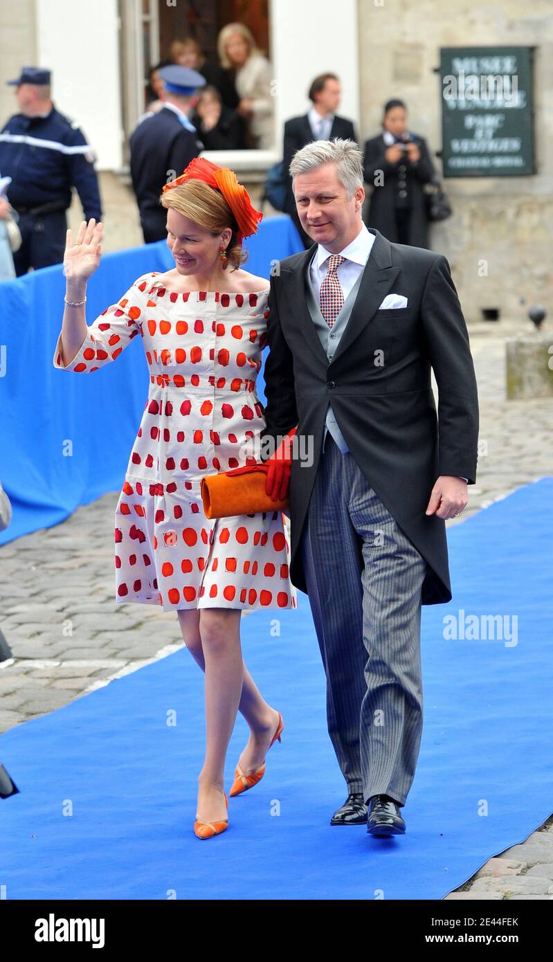 La principessa Mathilde del Belgio e il principe Philippe del Belgio partecipano al matrimonio di Philomena De Tornos e Jean d'Orleans alla Cattedrale di Senlis il 2 maggio 2009 a Senlis, Francia. Foto di Gorassini-Mousse/ABACAPRESS.COM Foto Stock