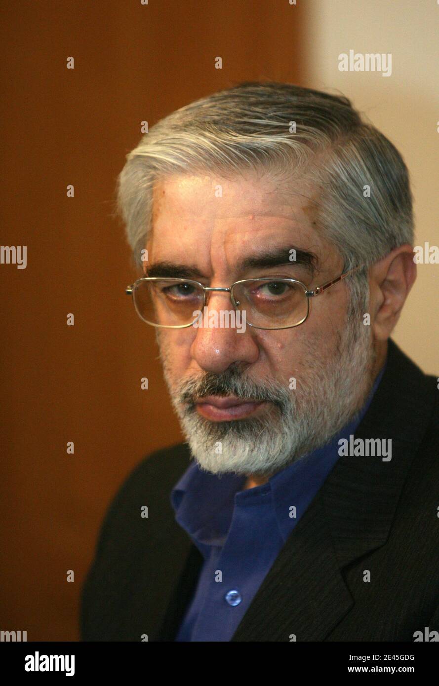 Il candidato presidenziale riformista iraniano Mir Hossein Mousavi tiene una conferenza stampa a Teheran, Iran, il 29 maggio 2009. Mousavi, un ex Premier, ha dichiarato di essere disposto a tenere colloqui con il gruppo internazionale P5-Plus-1 sulla spinta nucleare iraniana se eletto, ma ha aggiunto che Teheran avrebbe continuato il suo programma nucleare. Foto di Farzaneh Khademian/ABACAPRESS.COM Foto Stock