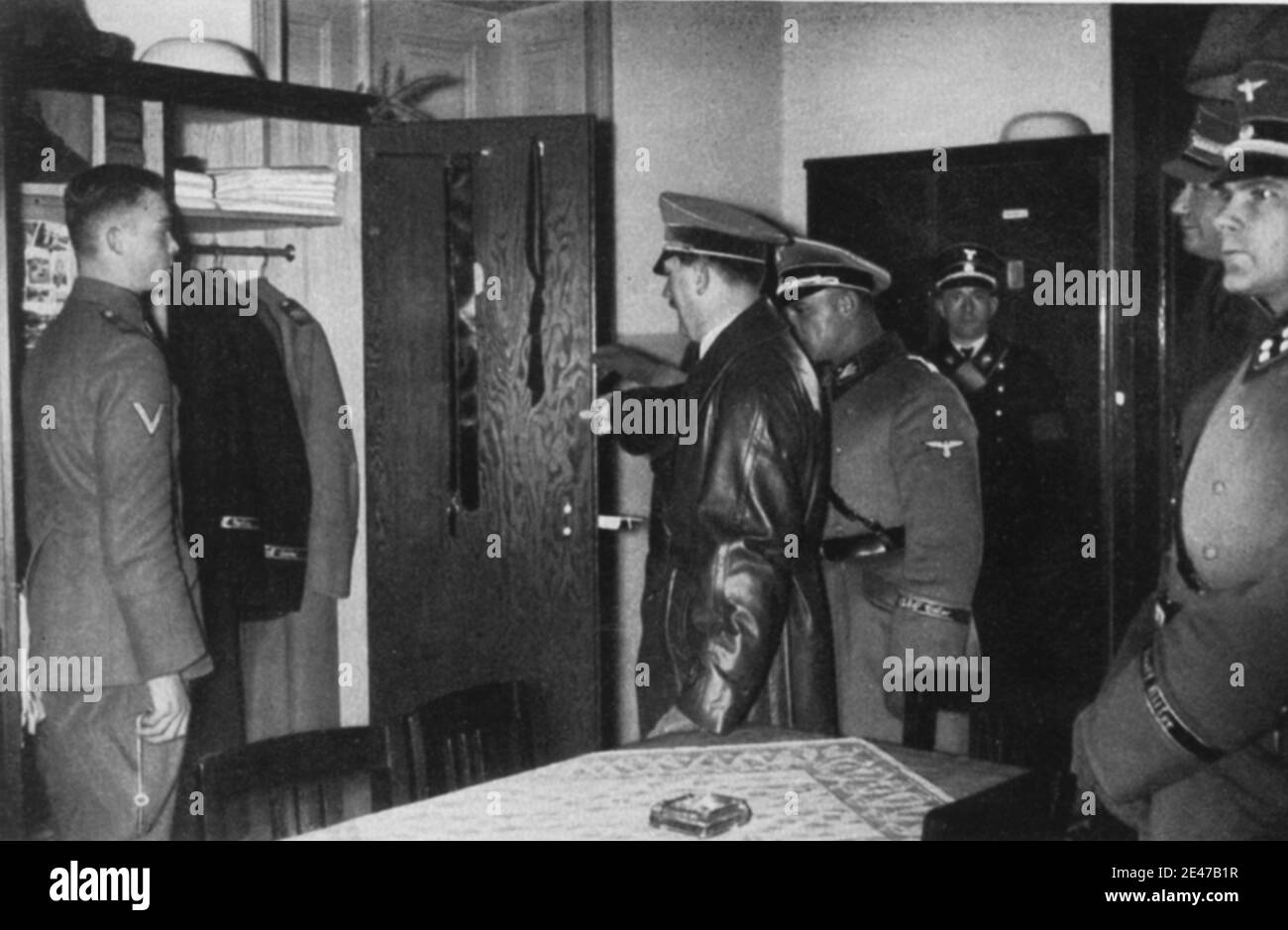 Hitler visita il Leibstandart-SS Adolf Hitler con Sepp Dietrich Foto Stock