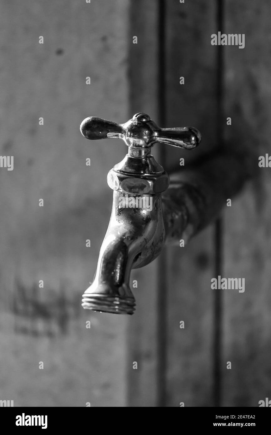 Il rubinetto della cucina nel ranch Riddle Brothers su Steens Mountain è conservato come un primo esempio di insediamento nell'Oregon orientale, USA Foto Stock