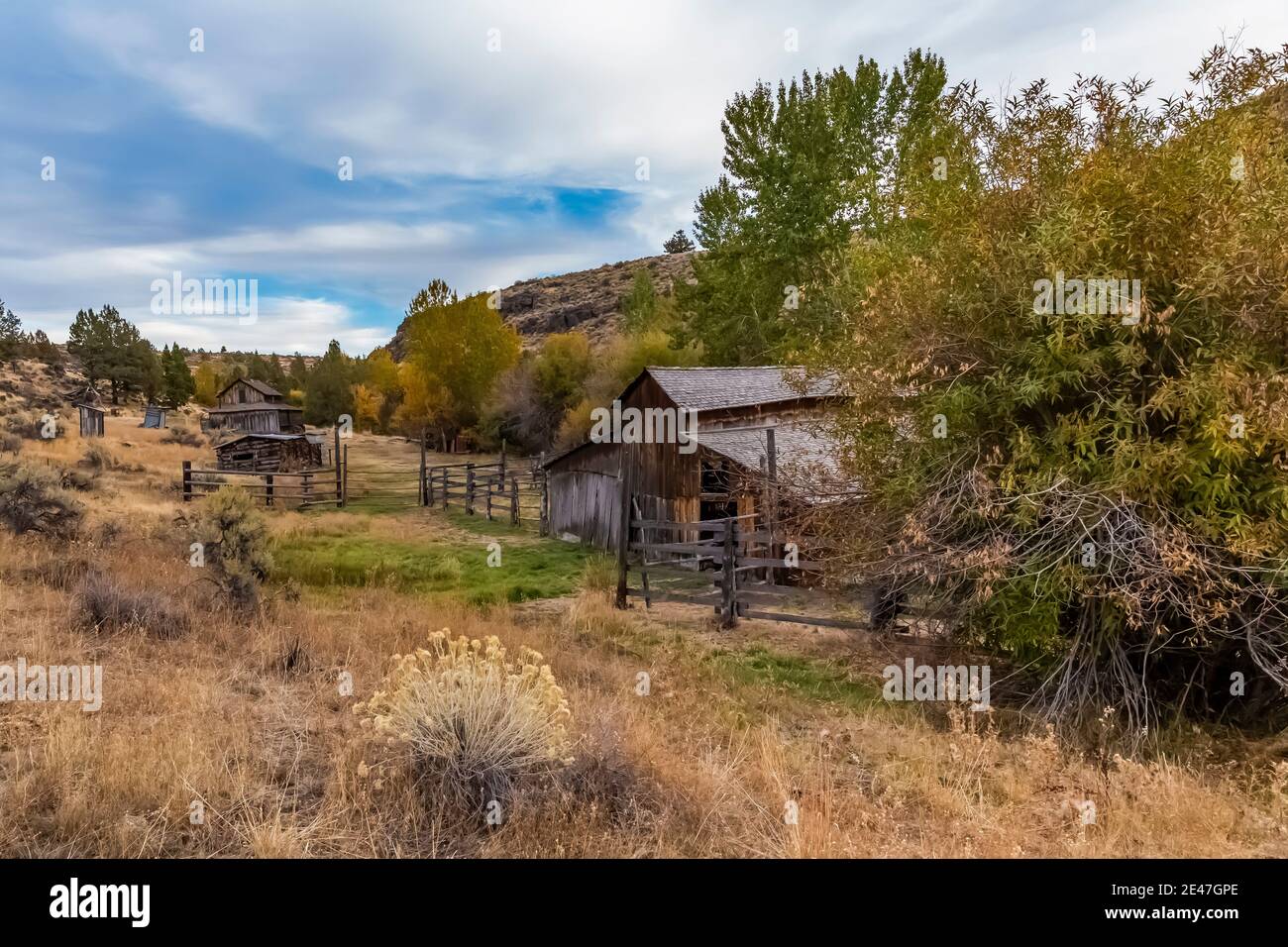 L'edificio dell'Riddle Brothers Ranch su Steens Mountain è stato conservato come un primo esempio di insediamento nell'Oregon orientale, Stati Uniti Foto Stock