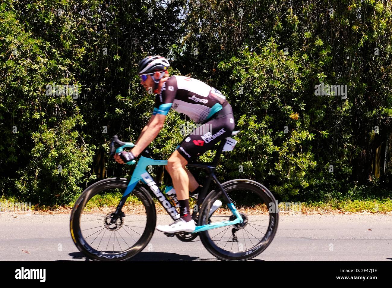 Luke Durbridge di Team Bike Exchange è sulla sua strada Fase vincente 1 del Festival del Ciclismo nel barossa Valley in Australia Foto Stock
