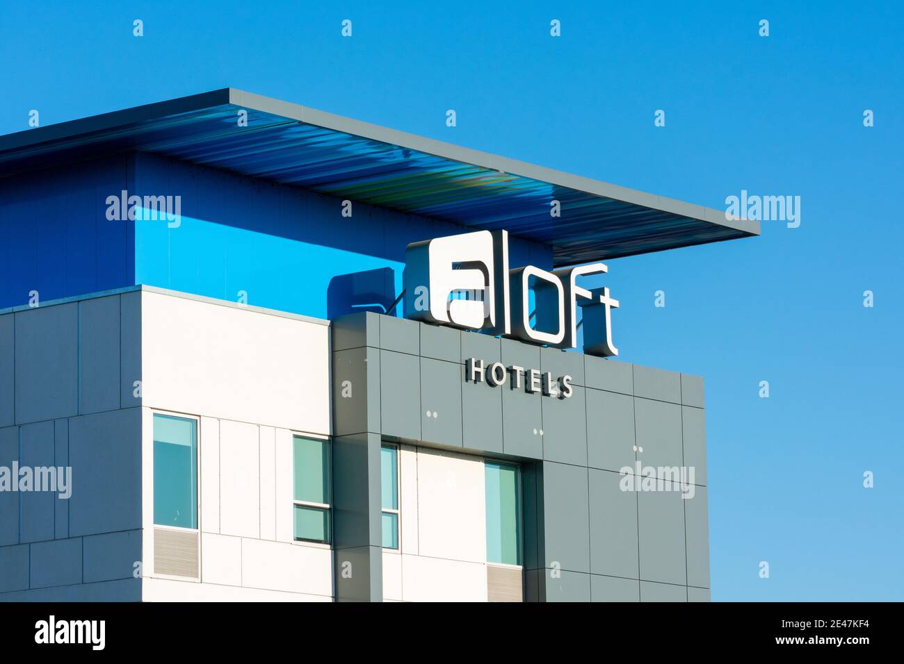 L'insegna Aloft Hotels sull'edificio contemporaneo dell'hotel. Aloft Hotels è una catena alberghiera con sede in Nord America, di proprietà di Marriott International - San Jose Foto Stock