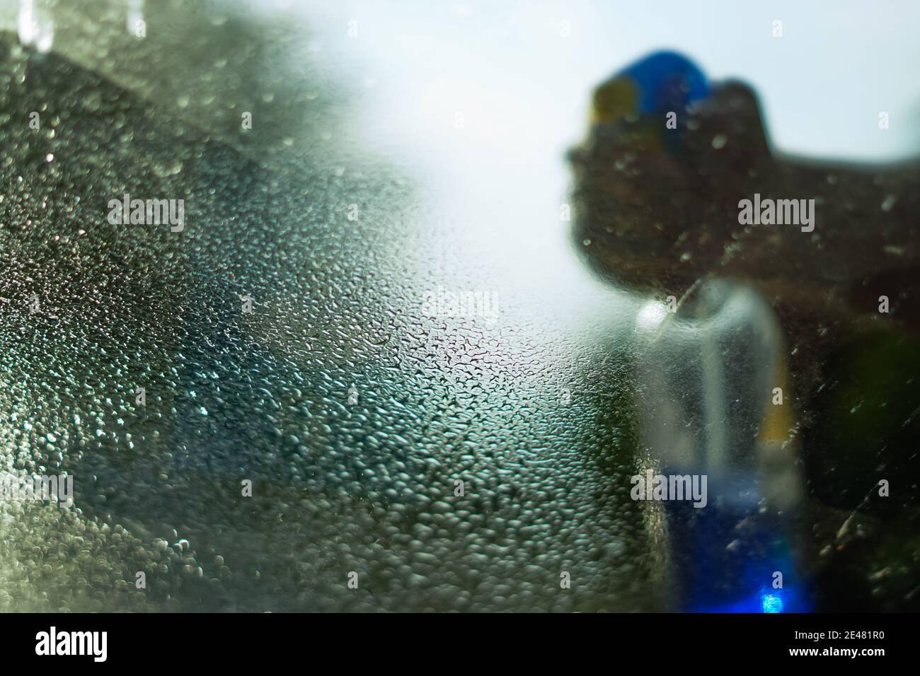 pulizia di una finestra Foto Stock