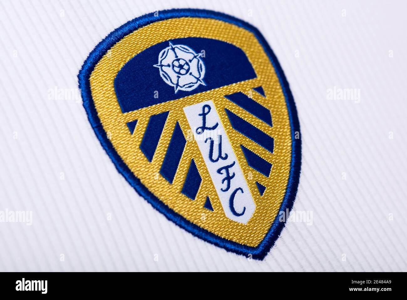 Primo piano della divisa da calcio del Leeds United FC. Foto Stock