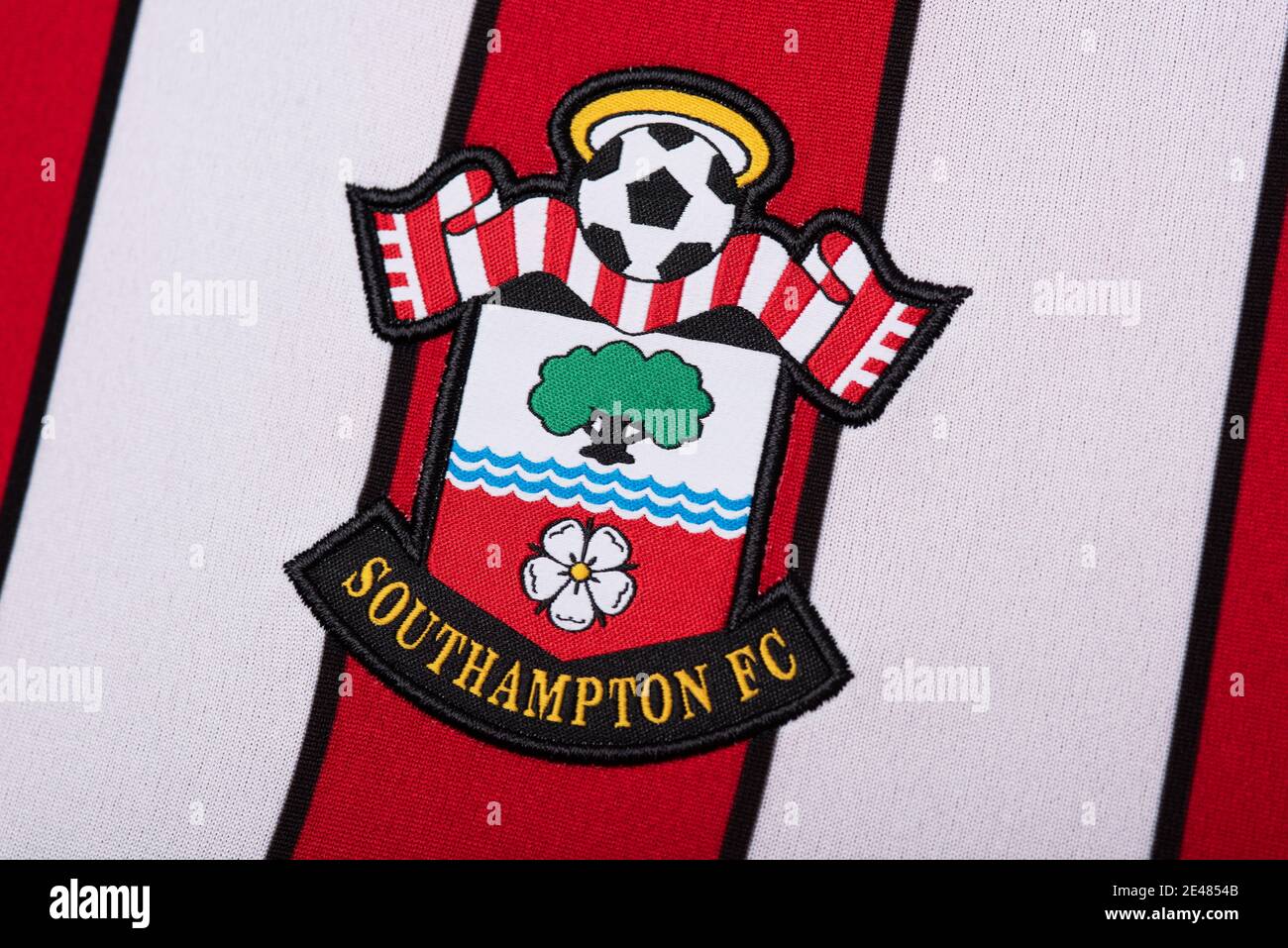 Primo piano della divisa da calcio di Southampton Foto Stock