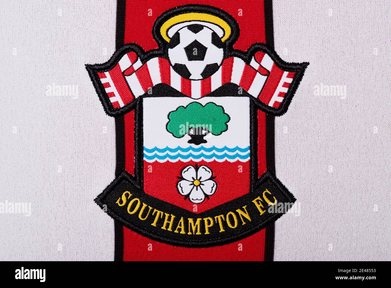 Primo piano della divisa da calcio di Southampton Foto Stock