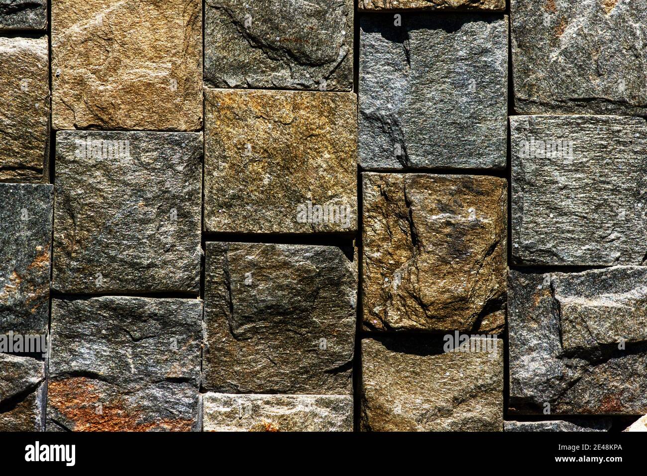 Superficie monocromatica marrone di granito da vicino. Sfondo in pietra decorativa naturale Foto Stock
