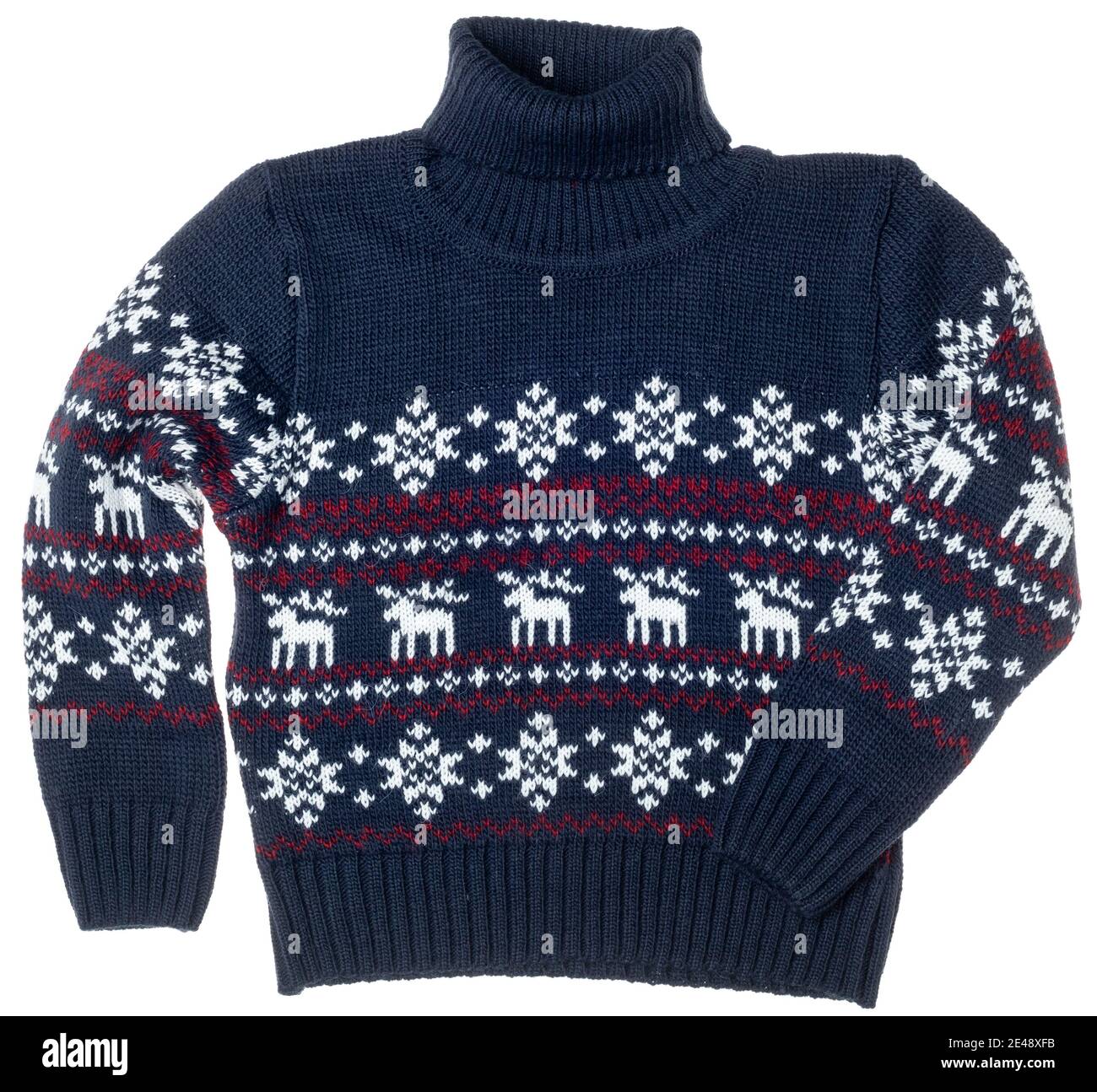 Maglia per bambini caldo stagionale dolcevita jumper Natale aka maglione ugly con ornamento di cervi e fiocchi di neve isolato su sfondo bianco Foto Stock