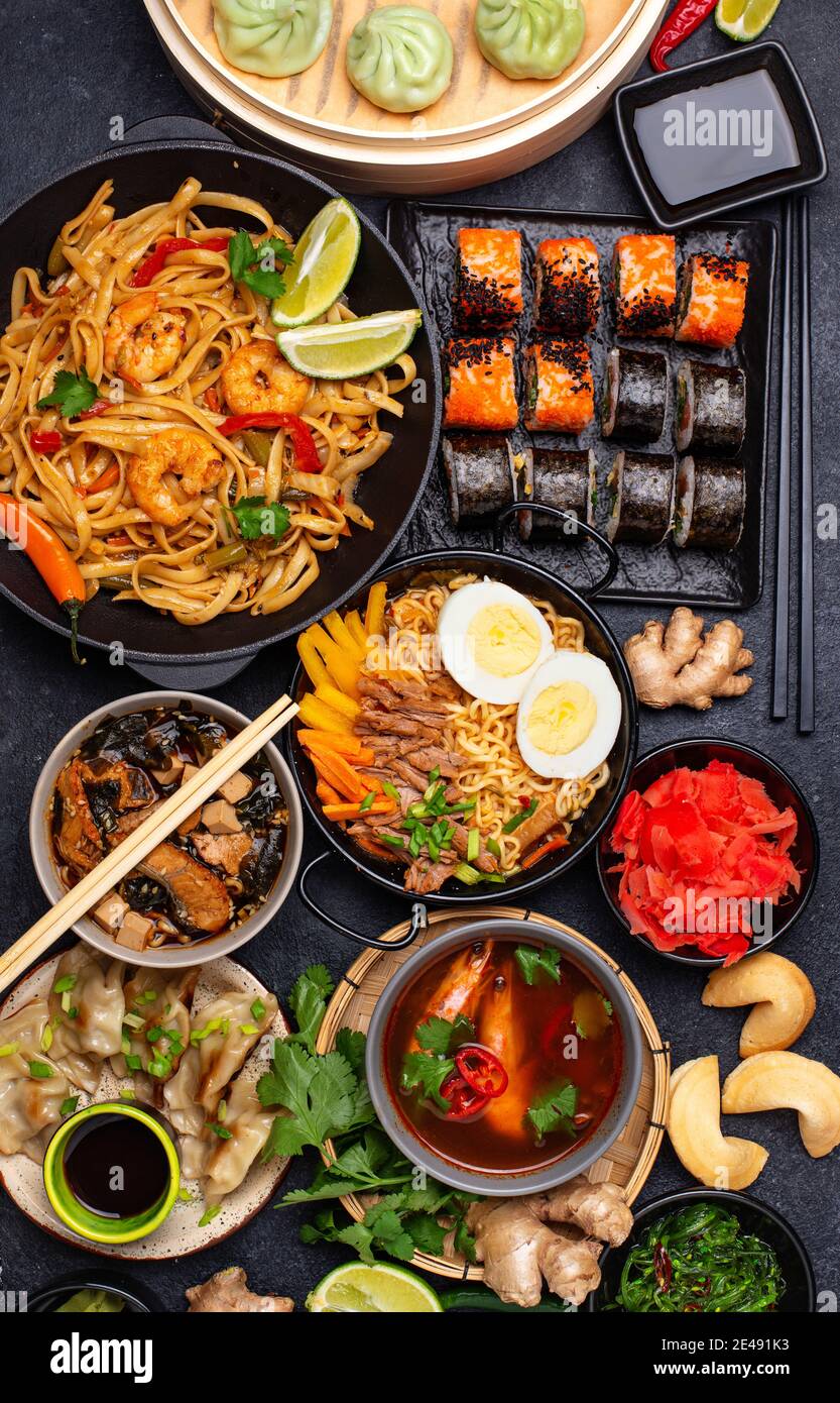 Cibo asiatico. Cucina cinese, giapponese e tailandese Foto stock - Alamy