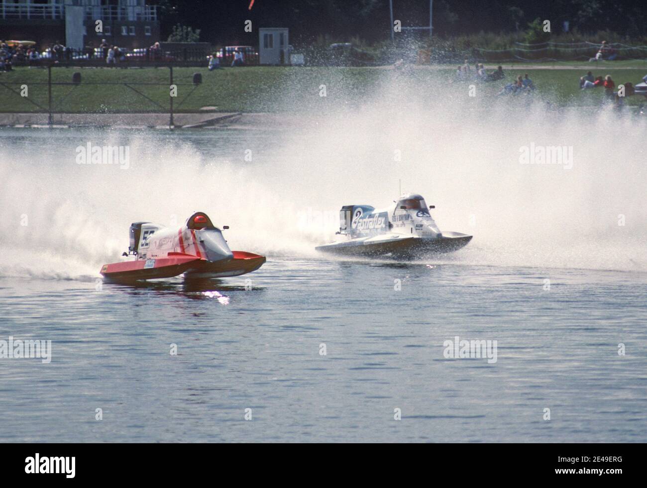 1989 Holme Pierrepont National Watersports Centre - UK International Barcha a motore Grand Prix Agosto 1989 al Holme Pierrepont Country Park, sede del National Water Sports Centre situato nella frazione di Holme Pierrepont vicino a Nottingham, Inghilterra e sul fiume Trent. Il centro fu costruito nel 1970 e nel 1971 su una ex fabbrica di ghiaia. Il centro aprì nel 1971 queste barche erano in competizione per 3 giorni Augusr 26/27/28 1989 Holme Pierrepont, Nottingham, Inghilterra, GB, Regno Unito, Europa Foto Stock