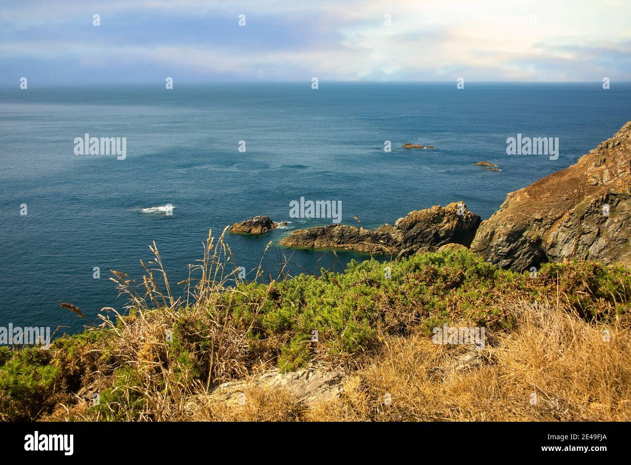 Costa frastagliata di Guernsey, un'isola nella Manica Foto Stock