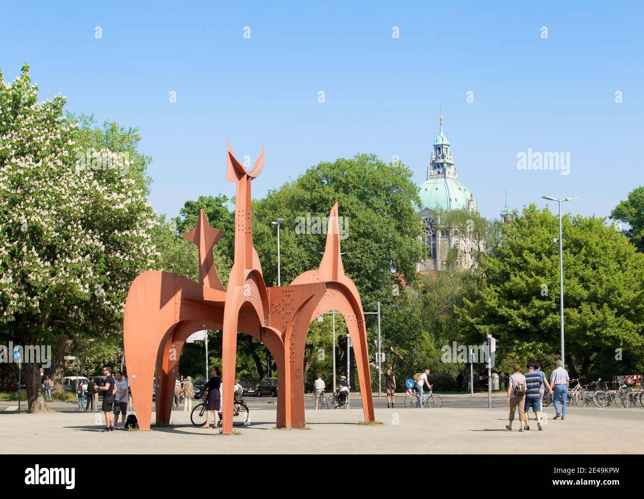 Scultura in acciaio le Hellebardier, Alexander Calders, Maschseeufer, Hannover Foto Stock