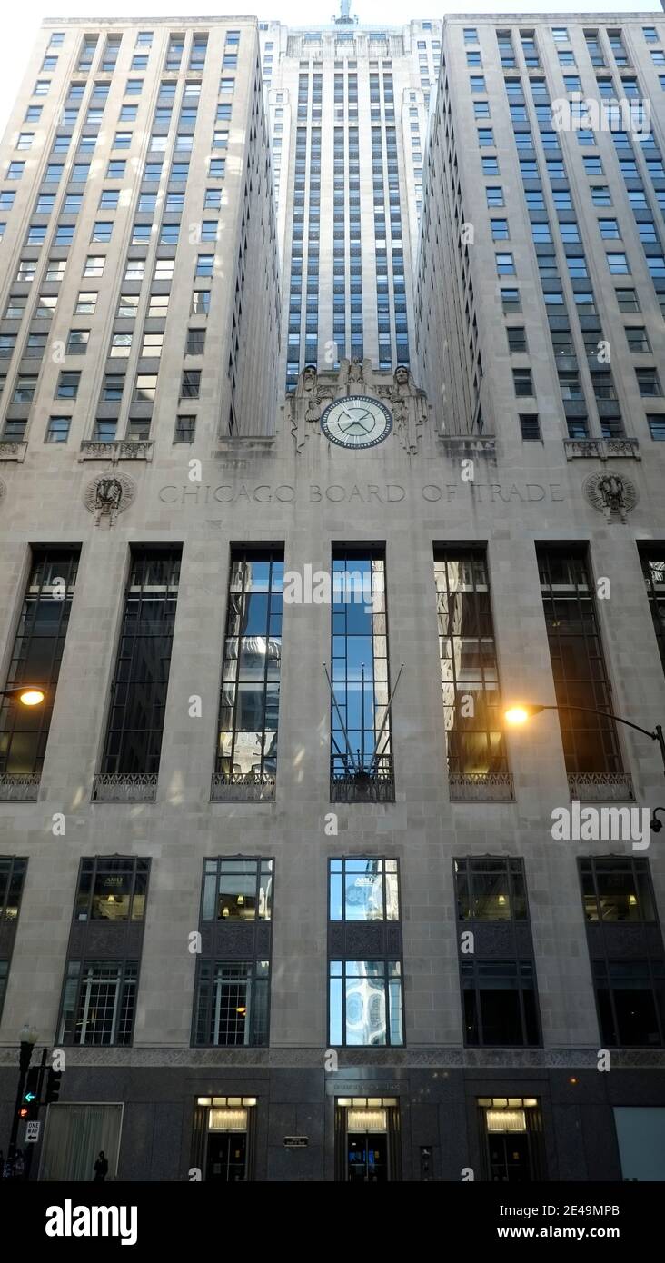 Chicago - Illinois. LaSalle Street è il cuore finanziario della città. L'edificio nel centro, costruito in architettura Art Deco, e' il Chicago Board of Trade ed e' il punto di riferimento storico Nazionale. Completato nel 1888 John Wellborn Root e Daniel Burnham Foto Stock