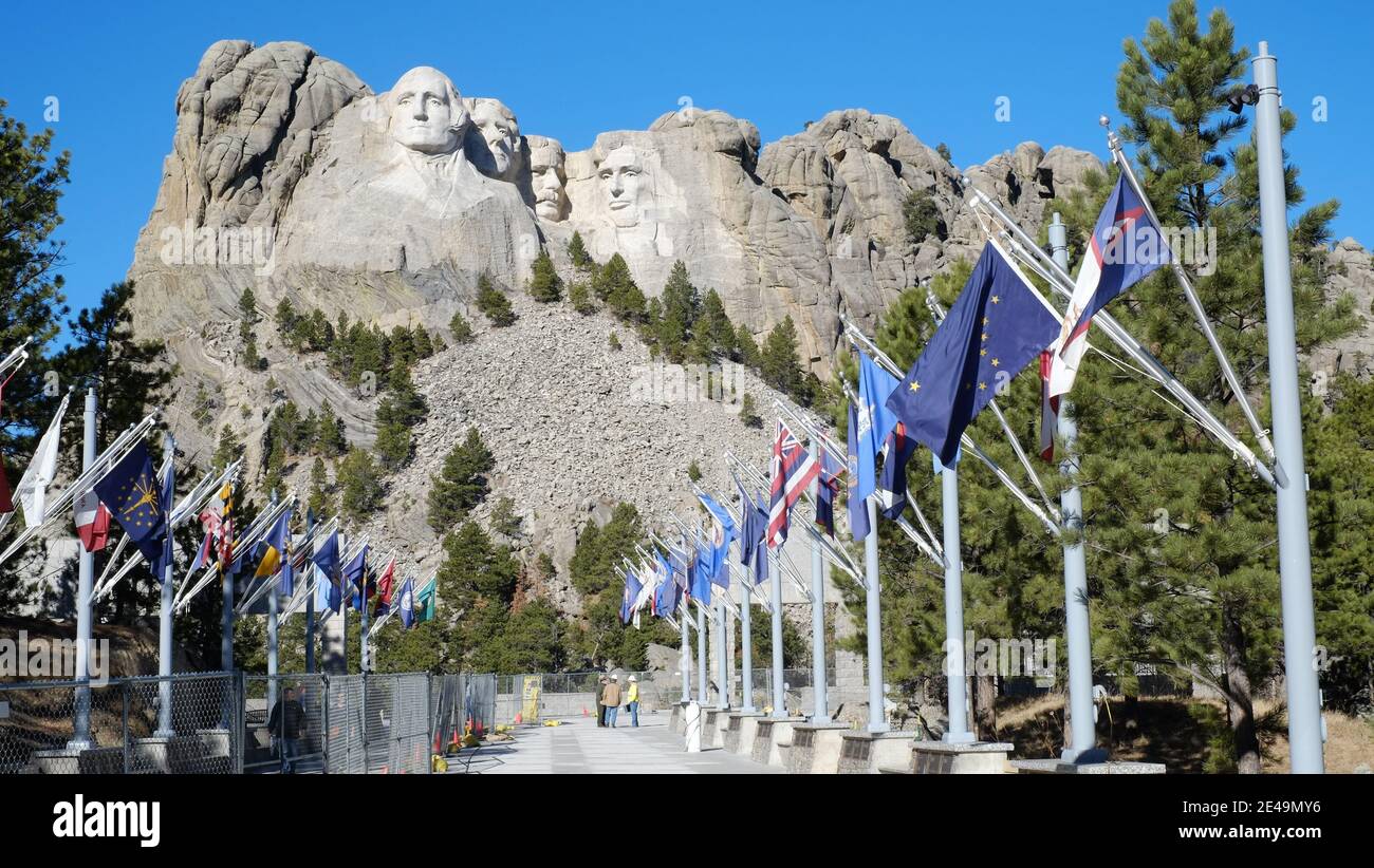 Mount Rushmore National Memorial, Black Hills, South Dakota. Progettato e completato da Gutzon Borglum. La gigantesca scultura è scolpita in granito e presenta teste alte 18 metri di quattro presidenti americani Foto Stock