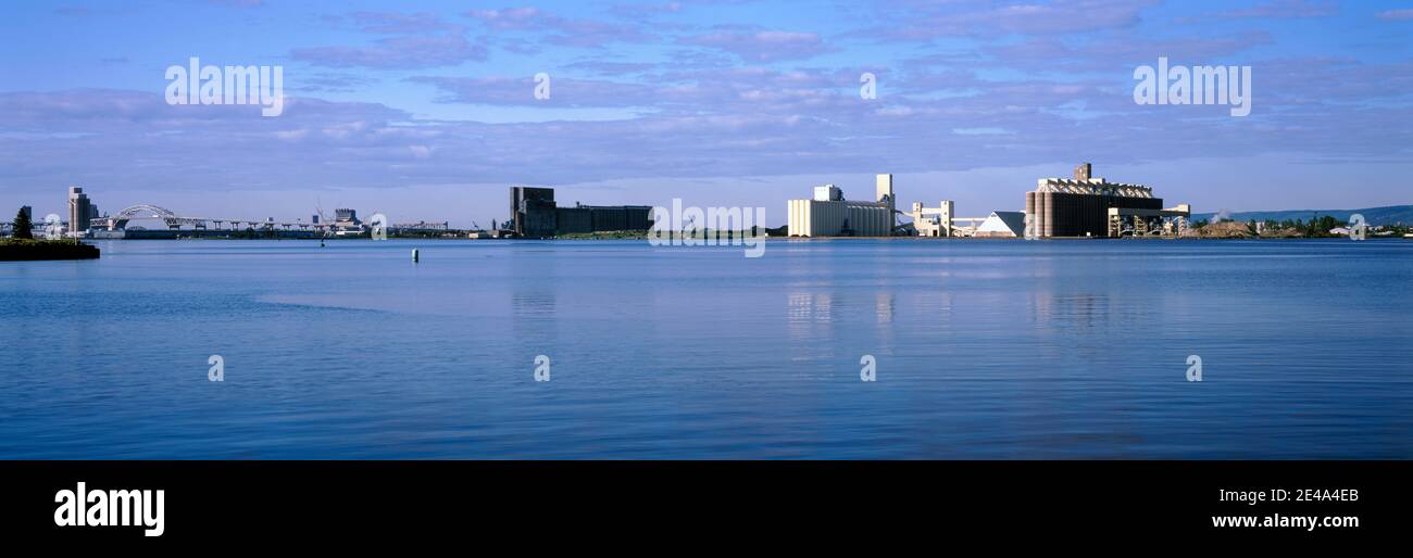 Edifici sul lungomare, Lake Superior, Duluth, Minnesota, USA Foto Stock