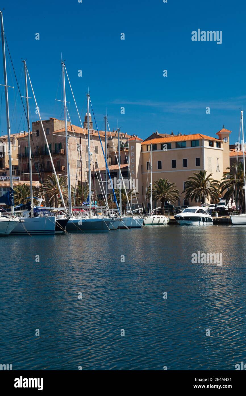 Barche presso un porto turistico, Propriano, Corse-Du-Sud, Corsica, Francia Foto Stock
