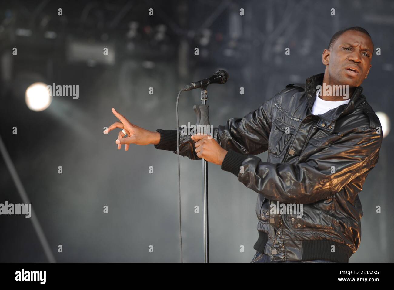 Abd al Malik suona dal vivo al Paleo Festival di Nyon, Svizzera, il 26 luglio 2009. Foto di Loona/ABACAPRESS.COM Foto Stock