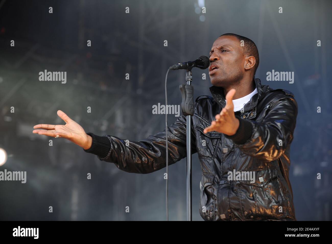 Abd al Malik suona dal vivo al Paleo Festival di Nyon, Svizzera, il 26 luglio 2009. Foto di Loona/ABACAPRESS.COM Foto Stock