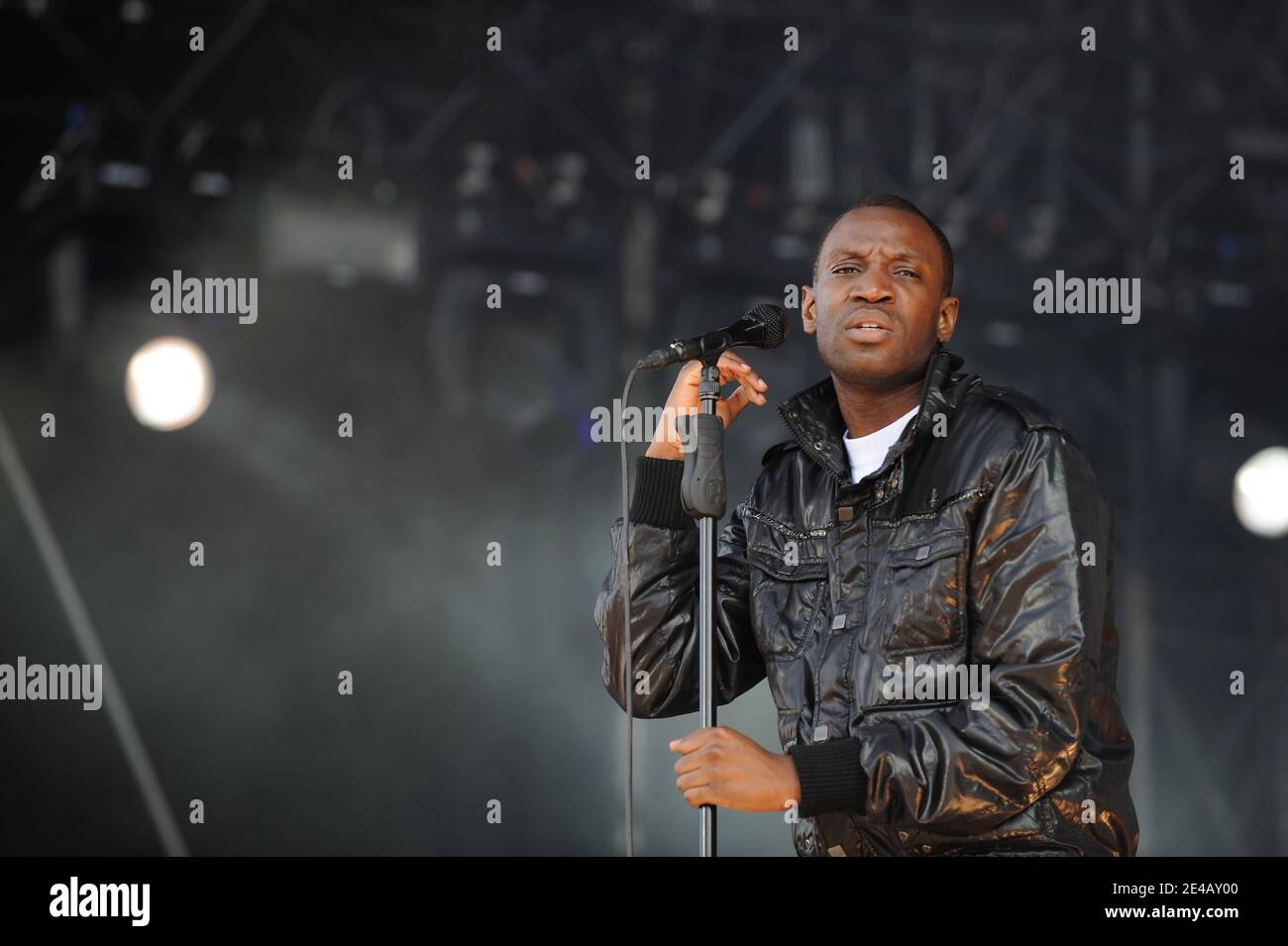 Abd al Malik suona dal vivo al Paleo Festival di Nyon, Svizzera, il 26 luglio 2009. Foto di Loona/ABACAPRESS.COM Foto Stock
