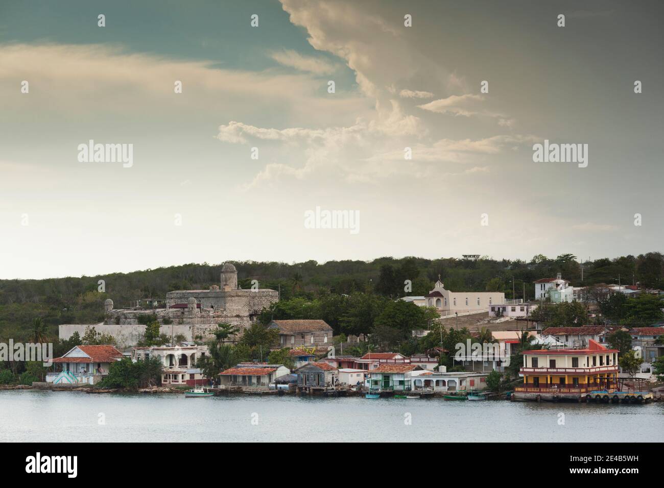 Fortezza di Castillo De Jaguar sulla Bahia De Cienfuegos, Cienfuegos, Cuba Foto Stock