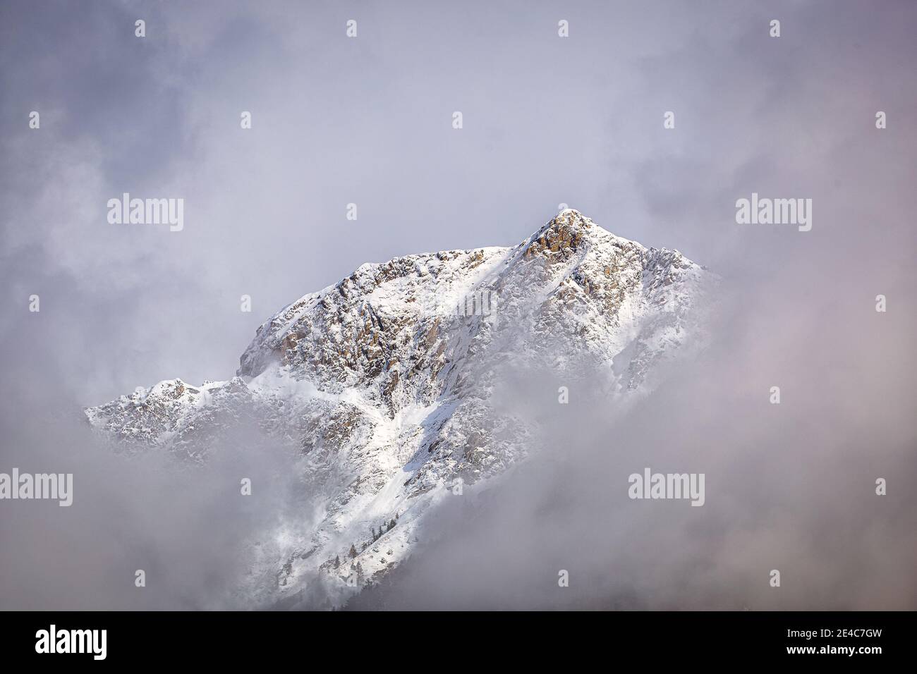 Meraviglioso paesaggio montano coperto di neve nei pressi di Fusch in Austria Foto Stock
